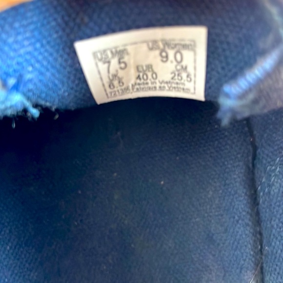 VANS•CLASSIC SLIP ON•NAVY BLUE SUADE/CANVAS•MENS 7.5 / WOMENS 9 - Picture 5 of 6